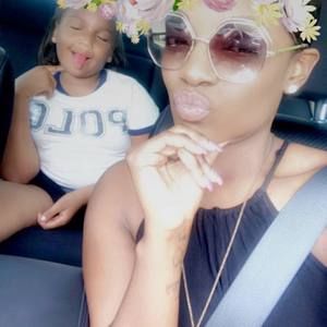 Meet your Posher, Kayla